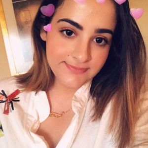 Meet your Posher, Dena